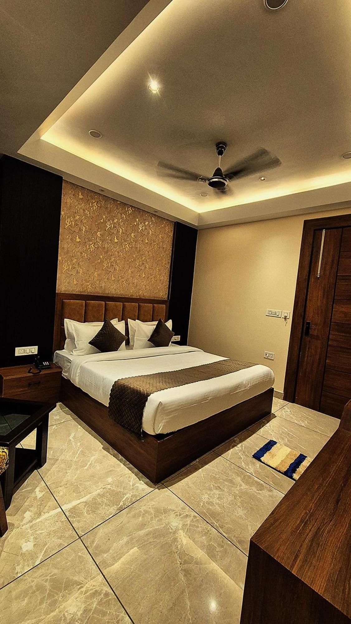 Hotel Hari Dhara, 100 Meters From Har-Ki-Pauri Haridwar Exterior photo