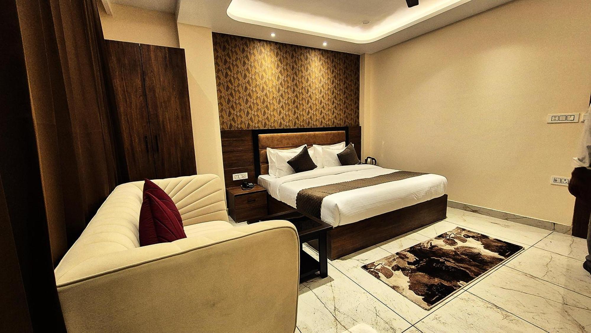 Hotel Hari Dhara, 100 Meters From Har-Ki-Pauri Haridwar Exterior photo