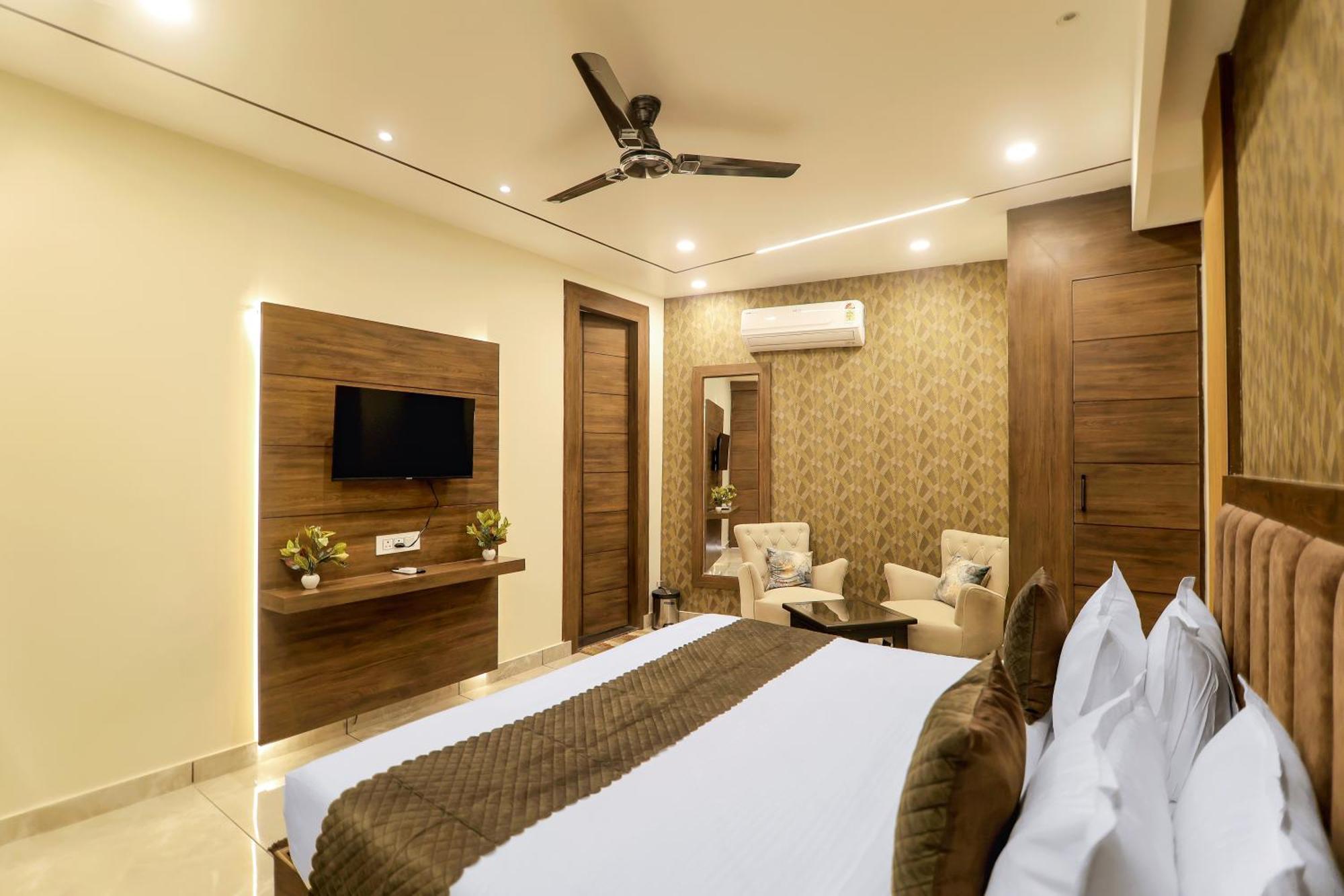 Hotel Hari Dhara, 100 Meters From Har-Ki-Pauri Haridwar Exterior photo