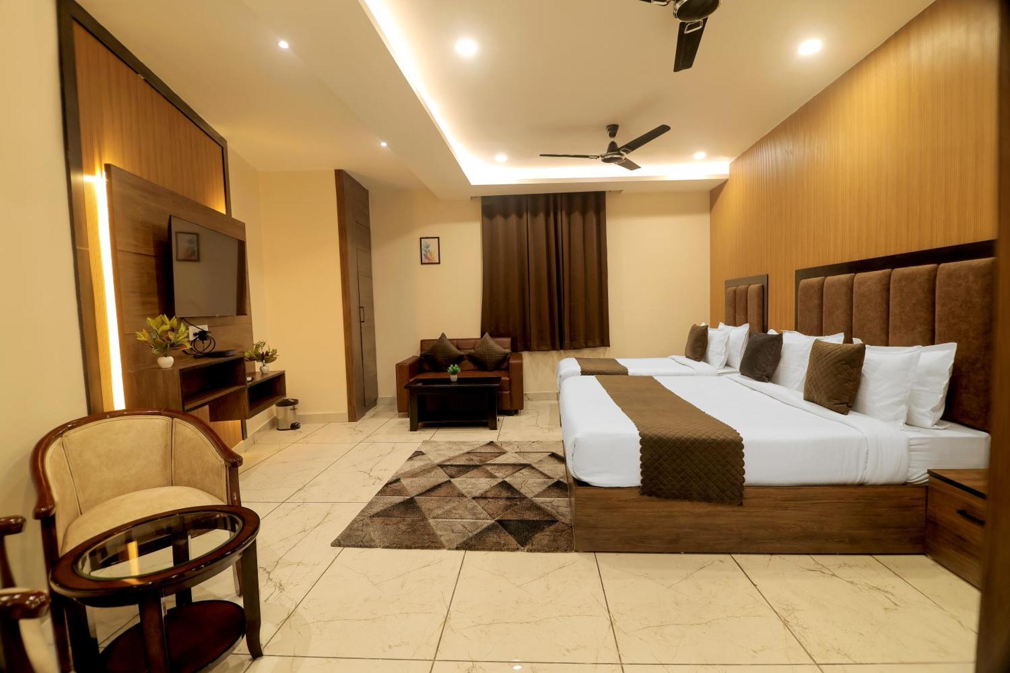 Hotel Hari Dhara, 100 Meters From Har-Ki-Pauri Haridwar Exterior photo