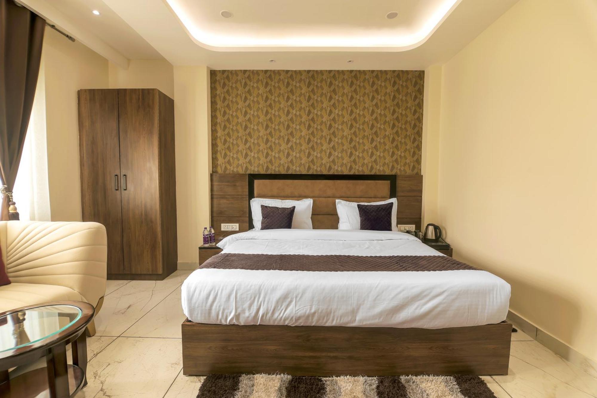 Hotel Hari Dhara, 100 Meters From Har-Ki-Pauri Haridwar Exterior photo