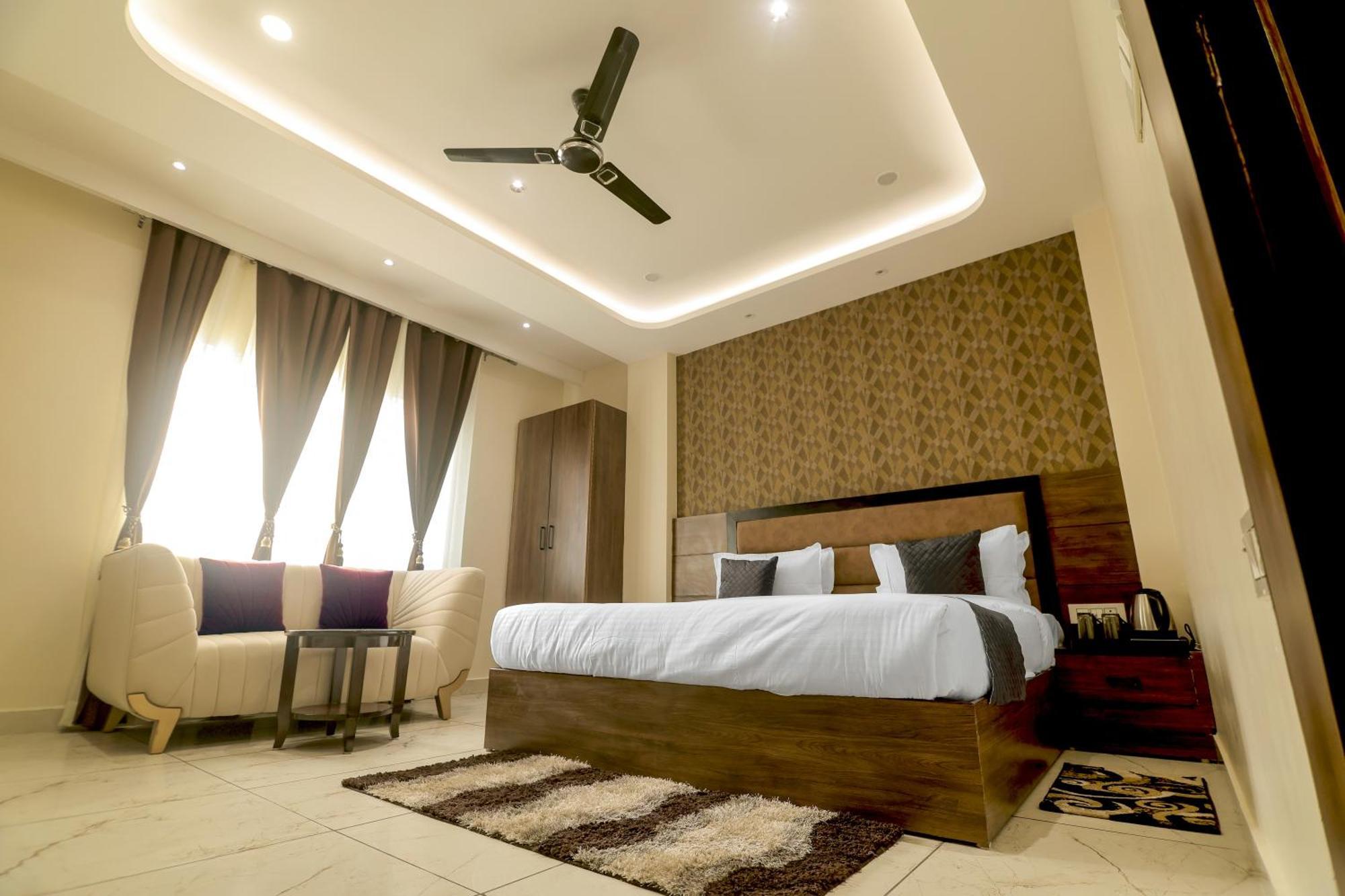 Hotel Hari Dhara, 100 Meters From Har-Ki-Pauri Haridwar Exterior photo